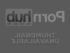 Жаркий и страстный секс втроем в мокрой душевой кабинке, порно ...