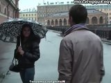Симпатичная русская девушка отдается в попку первому встречному