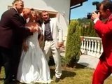 Свадебная фото-съемка переросла в групповую порку невесты :)